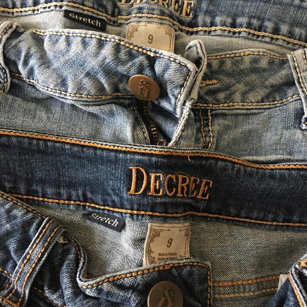 Degree women's short shorts - Picture 2 of 3